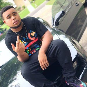 Meet your Posher, Dee